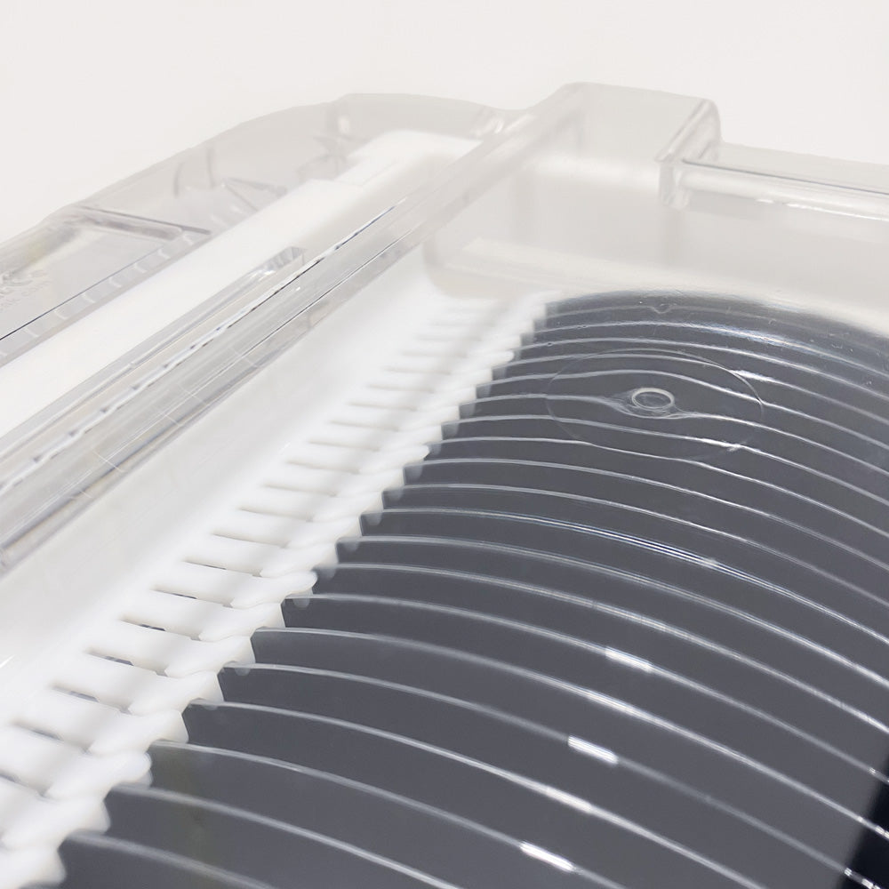 Close up of 8 inch wafers in a ePRO wafer shipping box with polycarbonate lid