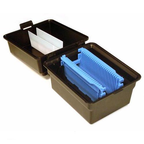 Conductive polypropylene storage box for 2", 3" and 4" semiconductor wafers