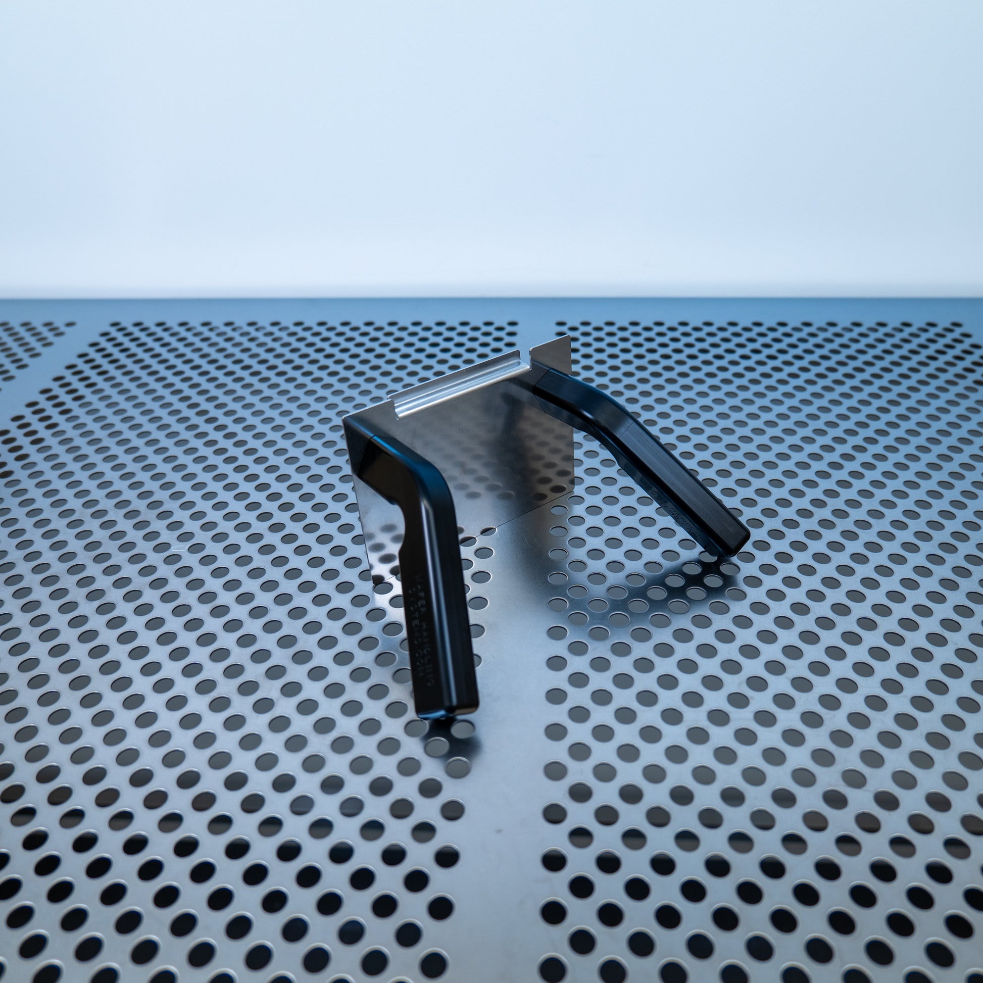 Side view of a WHS metal cassette handle that can be used with 8 inch WHS-M2 cassettes used in the semiconductor industry