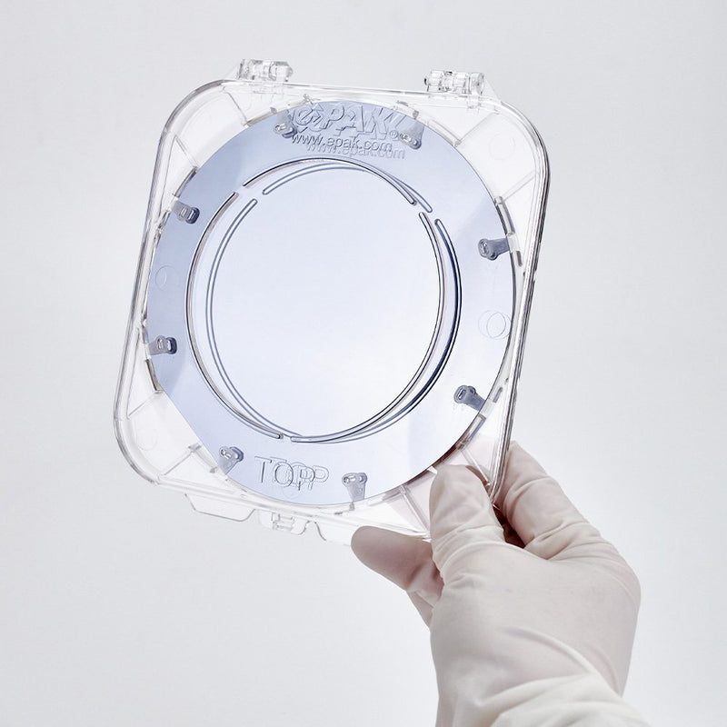 Clear polycarbonate clamshell style hinged single wafer shipper for 6 inch semiconductor wafers