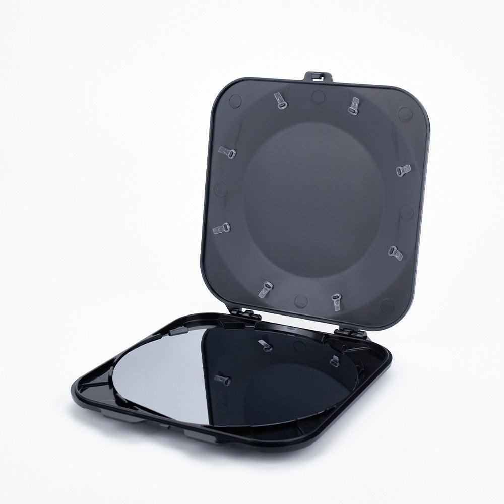 Conductive polycarbonate clamshell style hinged single wafer shipper for semiconductor wafers