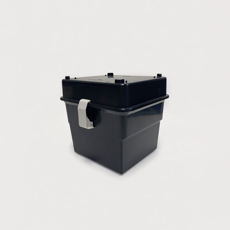 6" Conductive polypropylene storage box for process cassettes in semiconductor